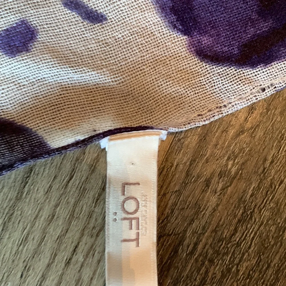 Ann Taylor Loft wool and polyester‎ wrap. Approximately 21x69. Never used